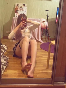 Teen girls and their feet