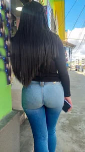 Hermoso culo en jeans apretado