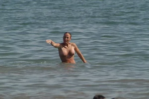 Sexy mature girls on Vilanova topless beach