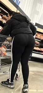 Nice ass w black on black see-thru VPL‼️
