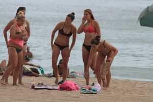 Florida beach and bikini girls