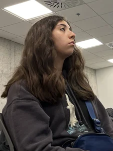 College Vpl Latina In Dark Grey Leggings Going Up The Stairs