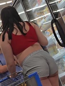 Thickish, nipple-pierced, trashy girl showing her ass for the boys