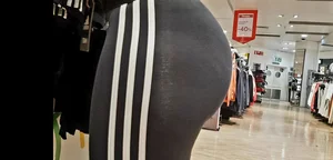 Insane bubble butt in adidas leggings
