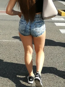 Juicy Ass in Jean Mini Shorts And Fit Legs - Girl Crossing the Street Candid Closeup Photo