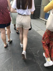 Cute Young Girl in Shorts Street And Subway Candid Gallery