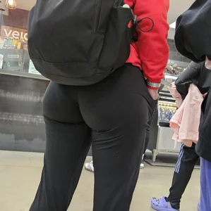 More of slim thicc milf. Sexy ASS (OC)
