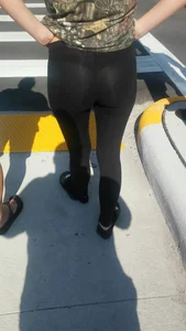 Ass in Black Tights VPL Closeup