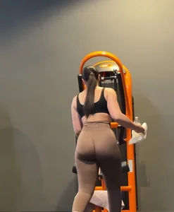 Thick jiggly Gym Pawg NVGTN (NOT OC)