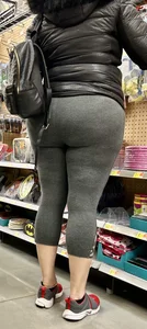 Big booty couldn’t resist the bendover‼️