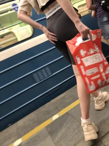 Gorgeous Ass in Sporting Short Tights Subway Creepshots Collection