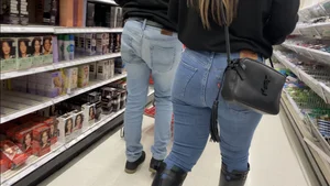 Caught another oblivious girl