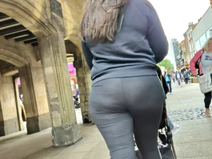 Juciy ass in adidas leggings