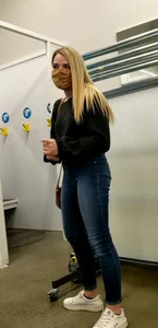 Blonde Teen Ass in Jeans