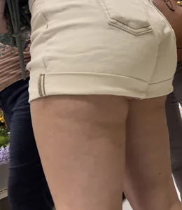 2 brunettes in shorts