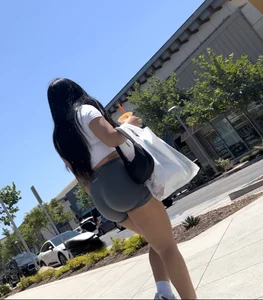 Curvy Latina  Gray shorts (Faceshot , Cameltoe)