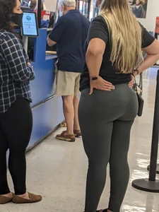Thick Eastern European PAWG Shopping (OC)