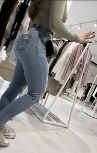 Hot Blonde Pawg In Jeans Shopping