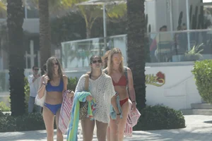 Deerfield Beach girls in bikinis