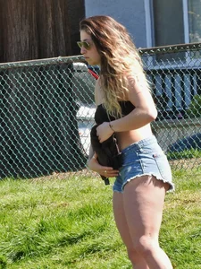 Cheeky shorts in the park [044]