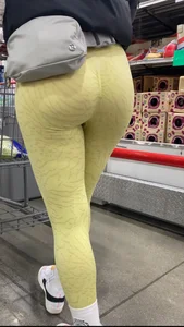 petite baddies with scrunch leggings