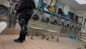 PAWG doing laundry