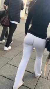 Lovely assgrab - guess these girlfriends have a lot of fun