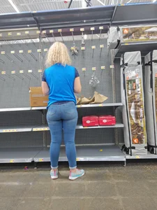 Beautiful Latina at Walmart in tight jeans