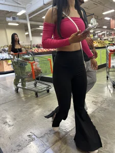 Petite Colombian bubble in flares .