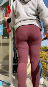 (gif) Teen Ass in Leggings