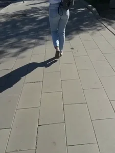Nice ass in jeans on the street, candid video