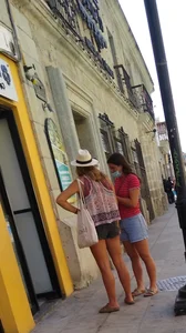 NICE GIRLS ON THE STREET