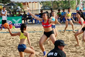 Thai candid volleyball girls