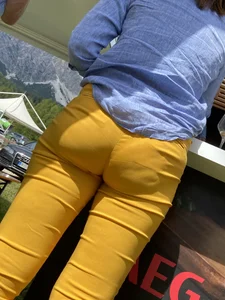 Milf in yellow pants (big ass)