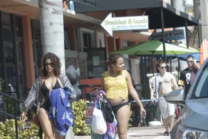 Even more hot and sexy bikini babes in Florida