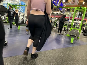Gym PAWG Pt2 (nike pro leggings, juicy booty(oc))