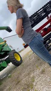 Sexy Farm Milf