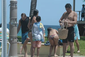 Various sexy Florida beach and bikini girls