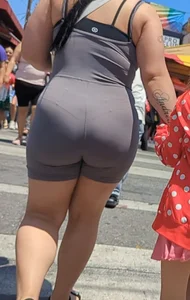 MILF Leggings showing VTL (OC)