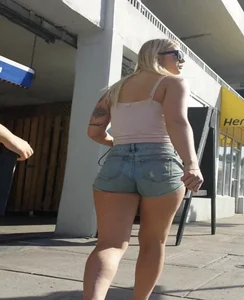 Super hot PAWG perfect ass filling mini Shorts (OC)