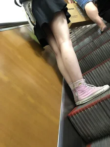 Thin Sexy Legs in a Skirt And Pink Sneakers - Candid Girl Escalator Subway Creepshots