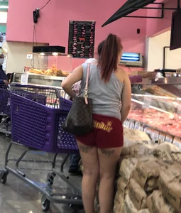 Latina with big booty in red shorts doesn't care about Rona
