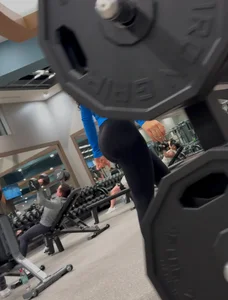 (GIFS) Petite Slim Thick Lebanese Bubble in Gym Sharks