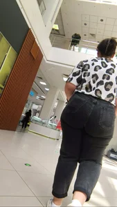 Fat nerdy ass🍑