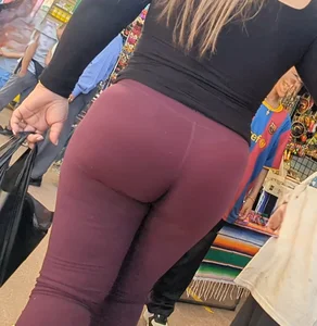 One of the best MILF culos I have Capped (OC)