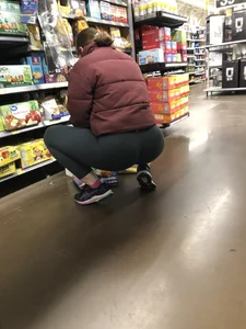 Squatting Teen Green Lulu VTL