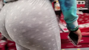 Huge ass ebony.