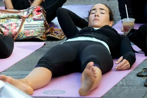 Candid sexy yoga girls