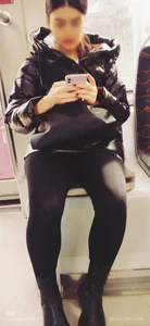 Sexy Candid Girl in Leggings And Boots Sitting in a Public Bus Creepshot