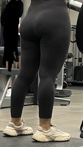 Great bubbly ass @ the gym